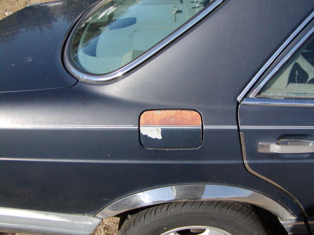 1986 Blue Mercedes-Benz 400-Series Sedan