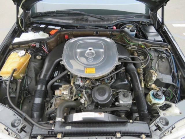 1986 Gray Mercedes-Benz 500-Series Sedan