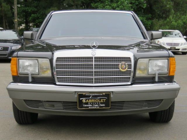 1986 Gray Mercedes-Benz 500-Series Sedan