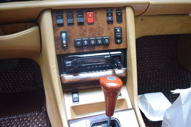 1986 Burgundy Mercedes-Benz 500-Series Coupe