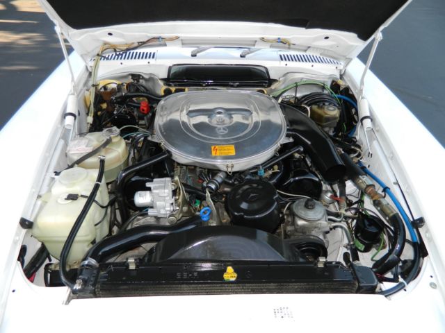 1986 White Mercedes-Benz SL-Class Coupe