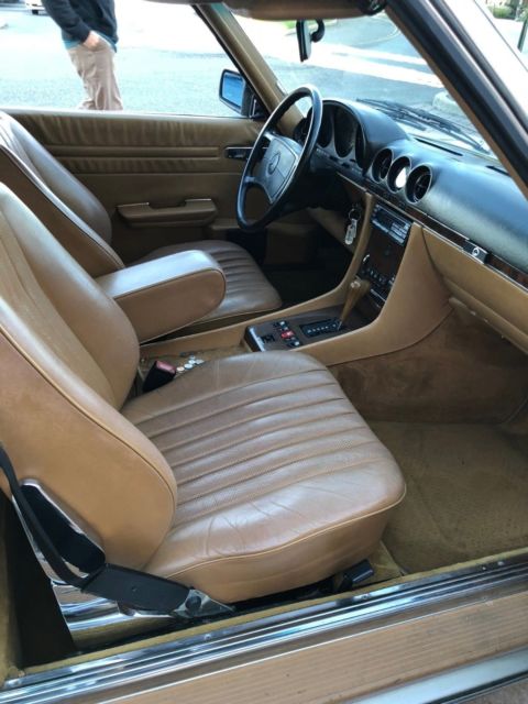 1986 Gold Mercedes-Benz SL-Class Convertible