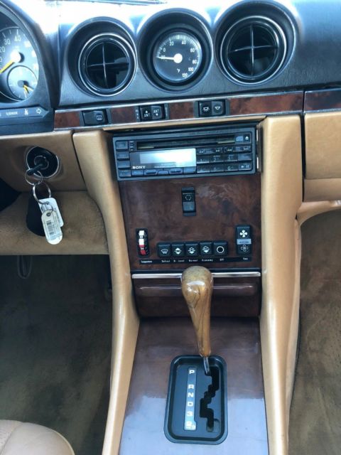 1986 Gold Mercedes-Benz SL-Class Convertible