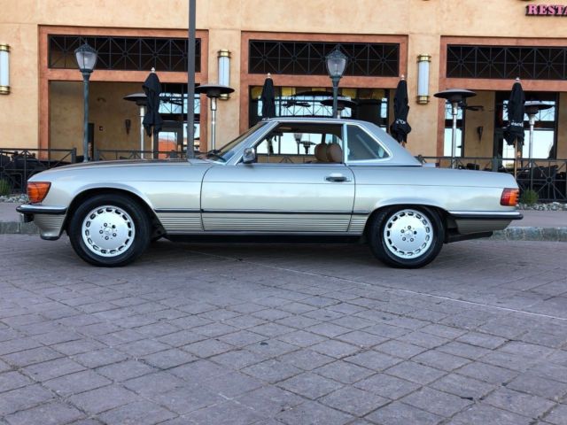 1986 Gold Mercedes-Benz SL-Class Convertible