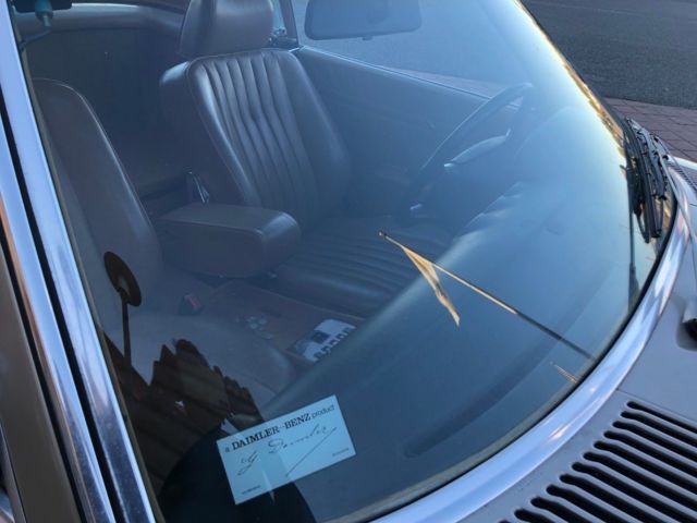 1986 Gold Mercedes-Benz SL-Class Convertible