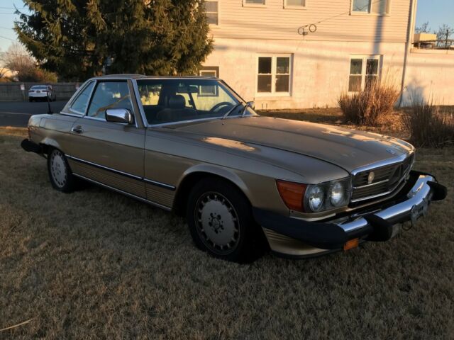 1986 Gold Mercedes-Benz SL-Class