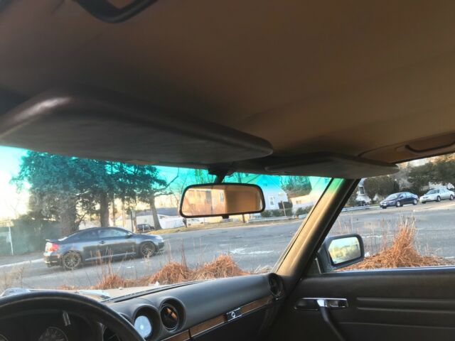 1986 Gold Mercedes-Benz SL-Class