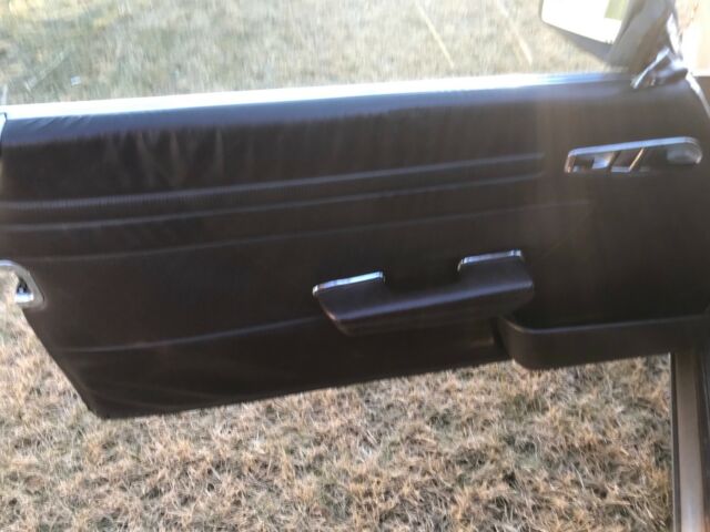 1986 Gold Mercedes-Benz SL-Class