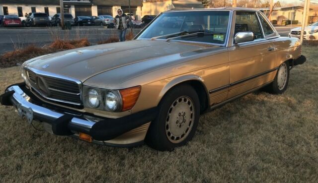 1986 Gold Mercedes-Benz SL-Class