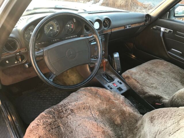 1986 Gold Mercedes-Benz SL-Class