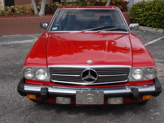 1986 Red Mercedes-Benz 500-Series Convertible