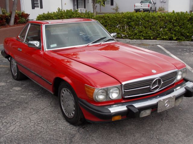1986 Red Mercedes-Benz 500-Series Convertible