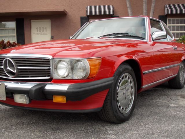 1986 Red Mercedes-Benz 500-Series Convertible