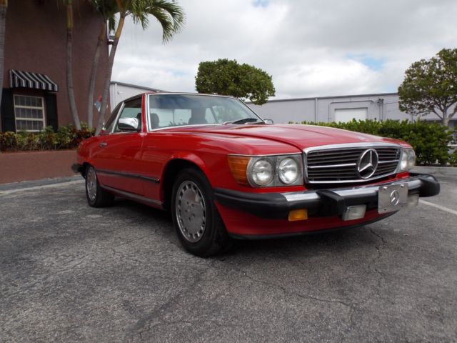 1986 Red Mercedes-Benz 500-Series Convertible