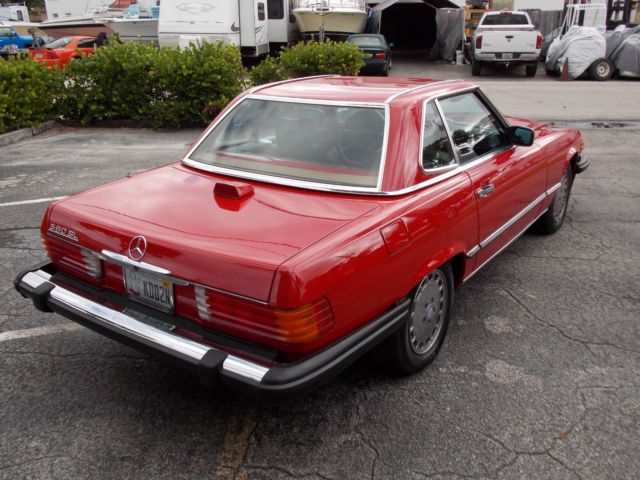 1986 Red Mercedes-Benz 500-Series Convertible