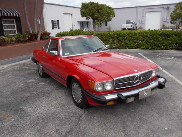 1986 Red Mercedes-Benz 500-Series Convertible
