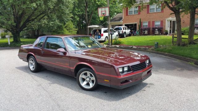 1986 Burgundy Chevrolet Monte Carlo Coupe