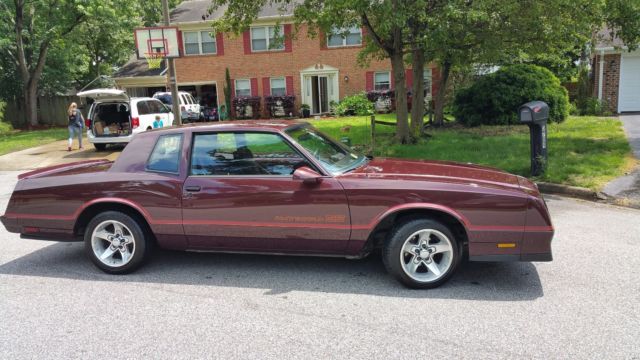 1986 Burgundy Chevrolet Monte Carlo Coupe