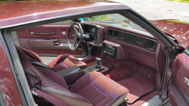 1986 Burgundy Chevrolet Monte Carlo Coupe