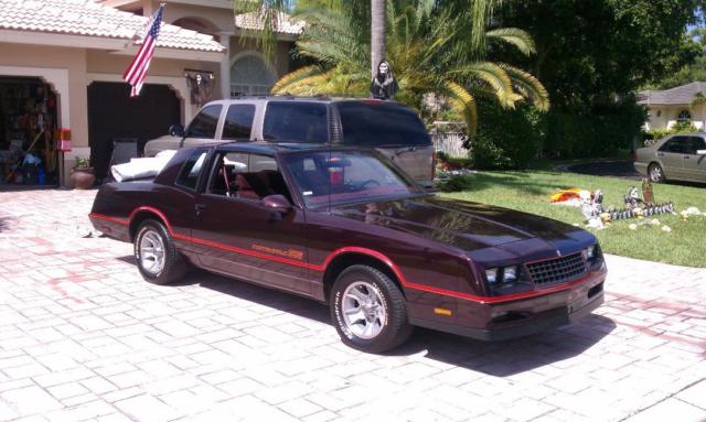 1986 Burgundy Chevrolet Monte Carlo Coupe