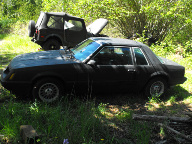 1986 Black Ford Mustang