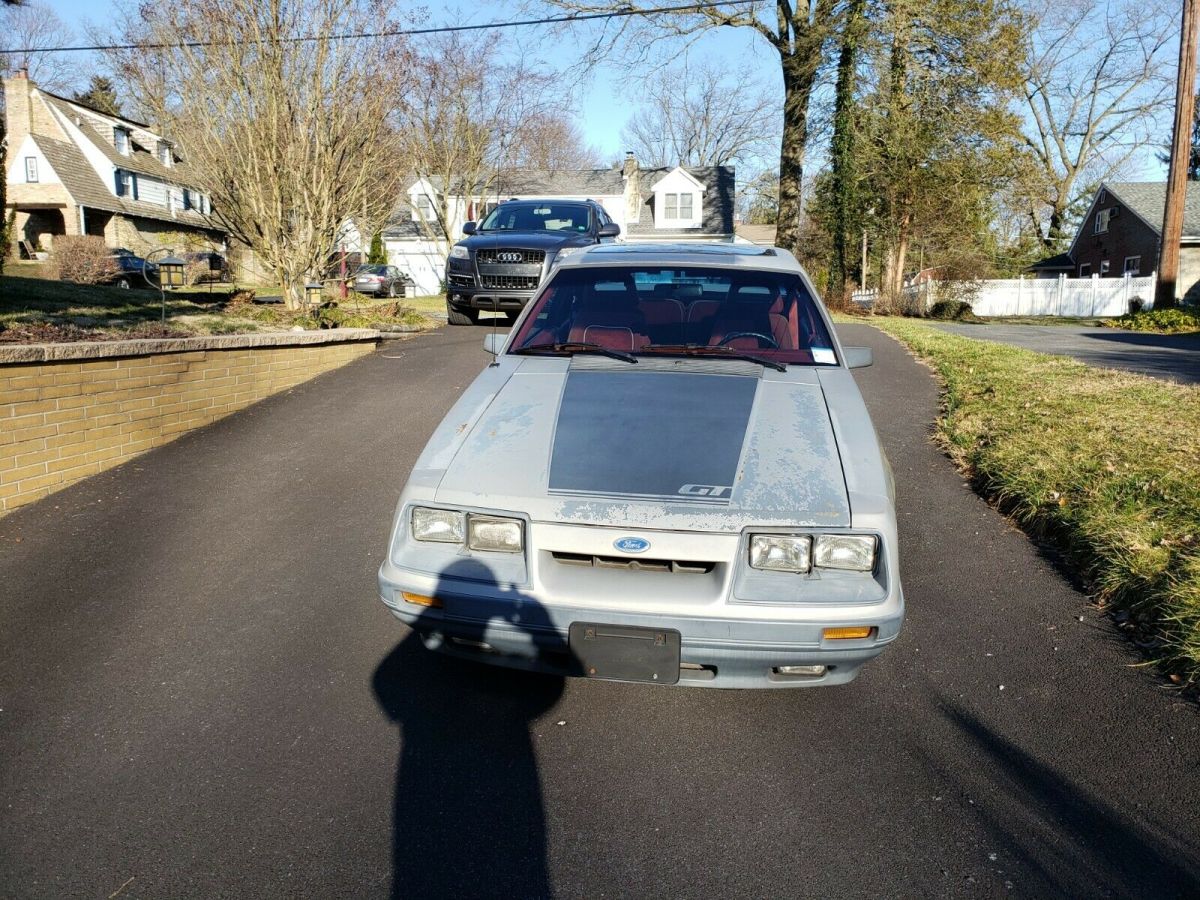 1986 Silver Ford Mustang Fastback