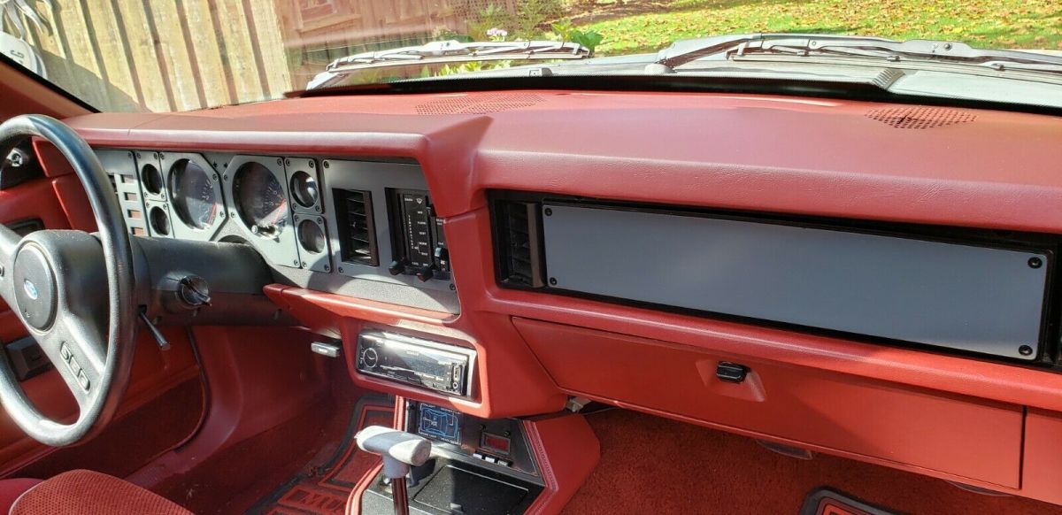 1986 Silver Ford Mustang Fastback