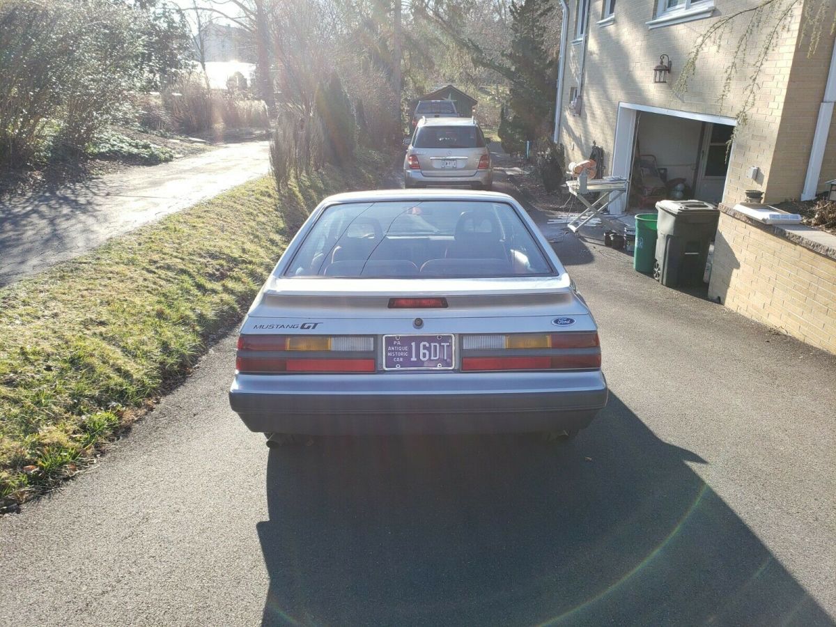 1986 Silver Ford Mustang Fastback