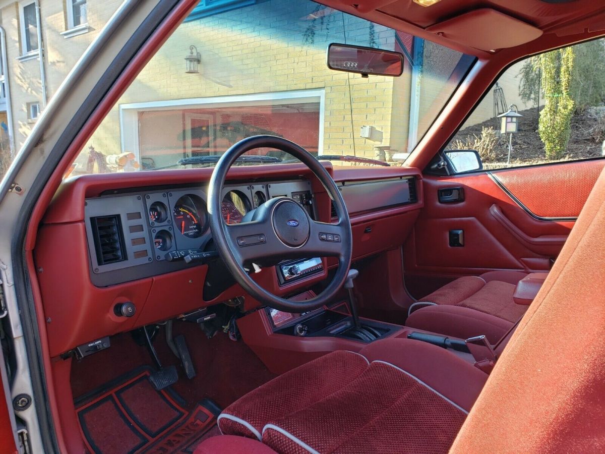 1986 Silver Ford Mustang Fastback
