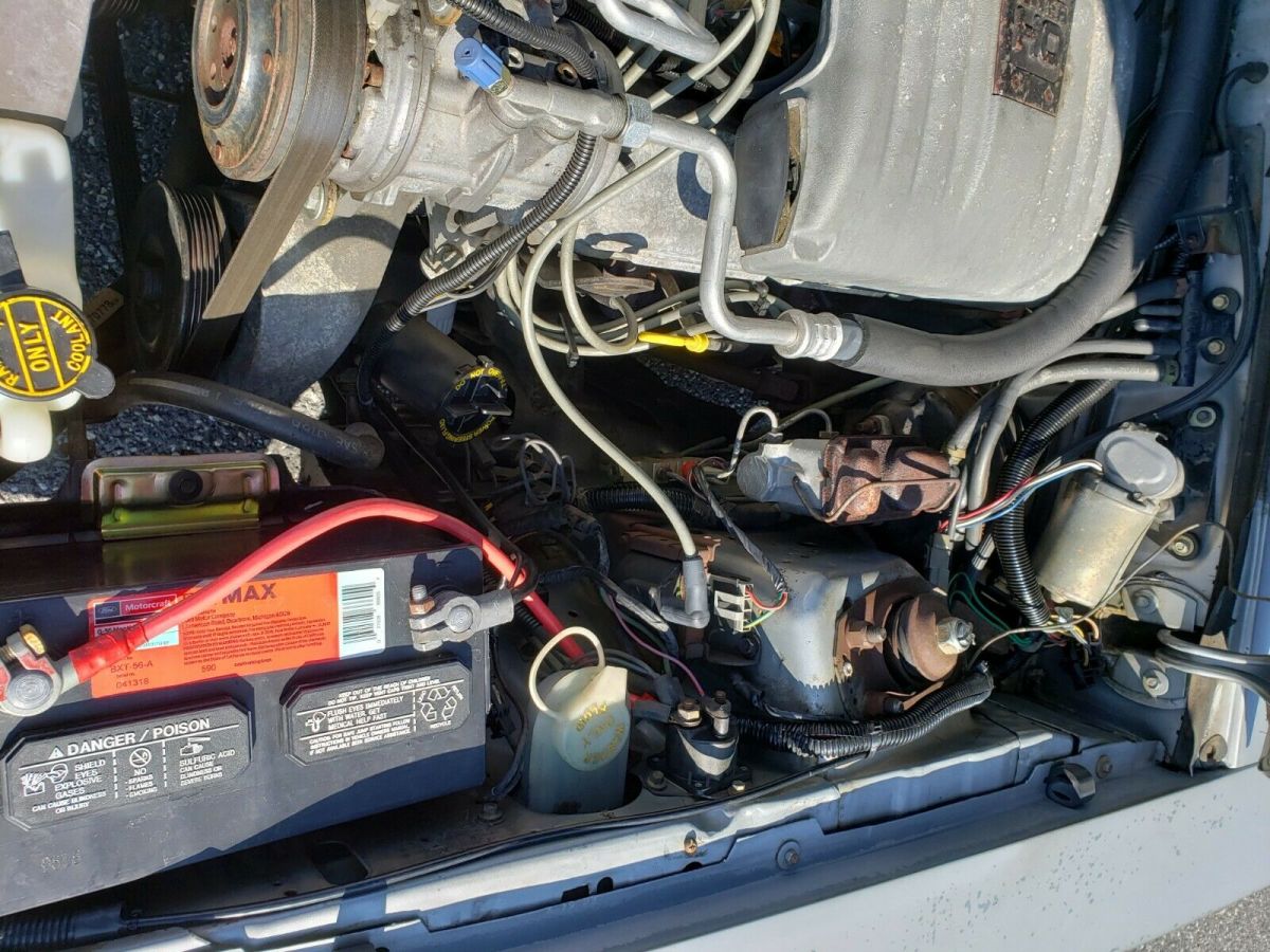 1986 Silver Ford Mustang Fastback