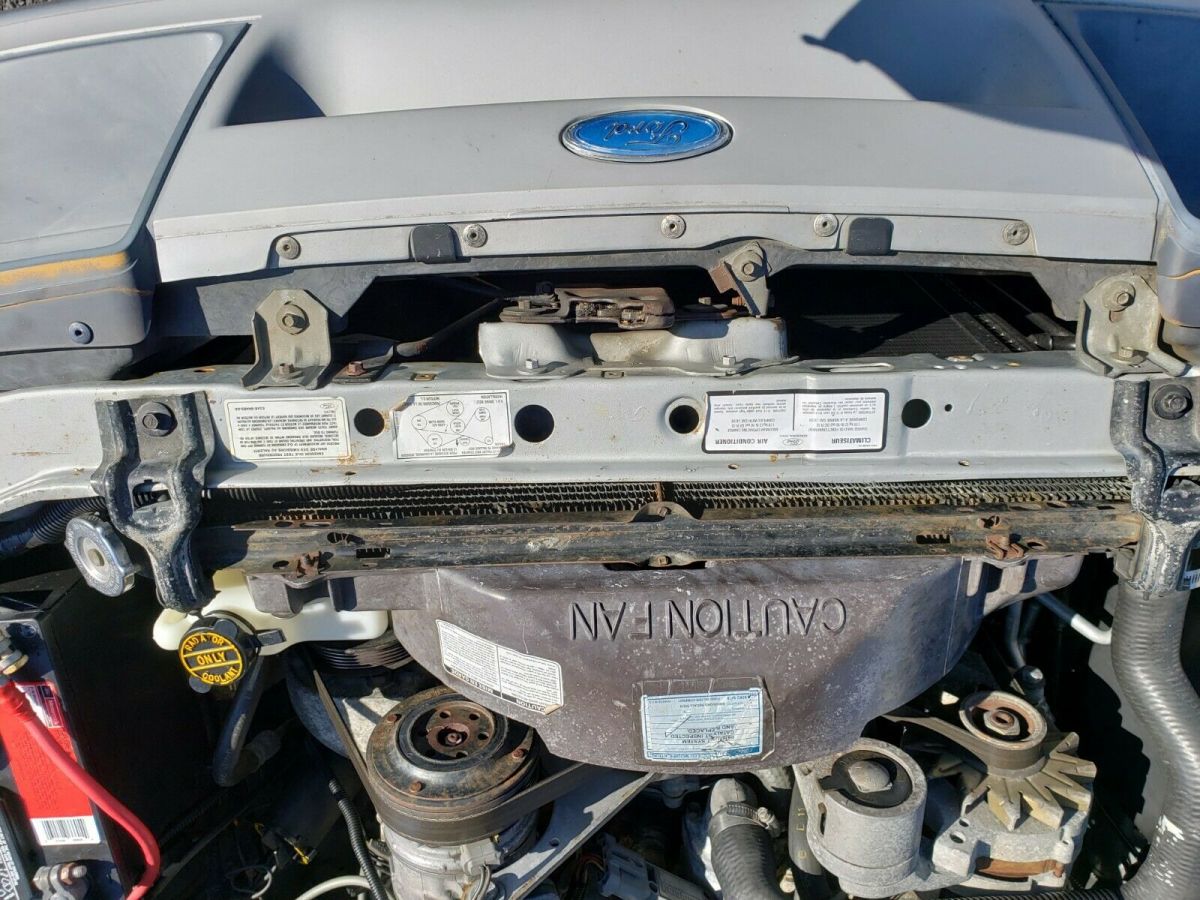 1986 Silver Ford Mustang Fastback