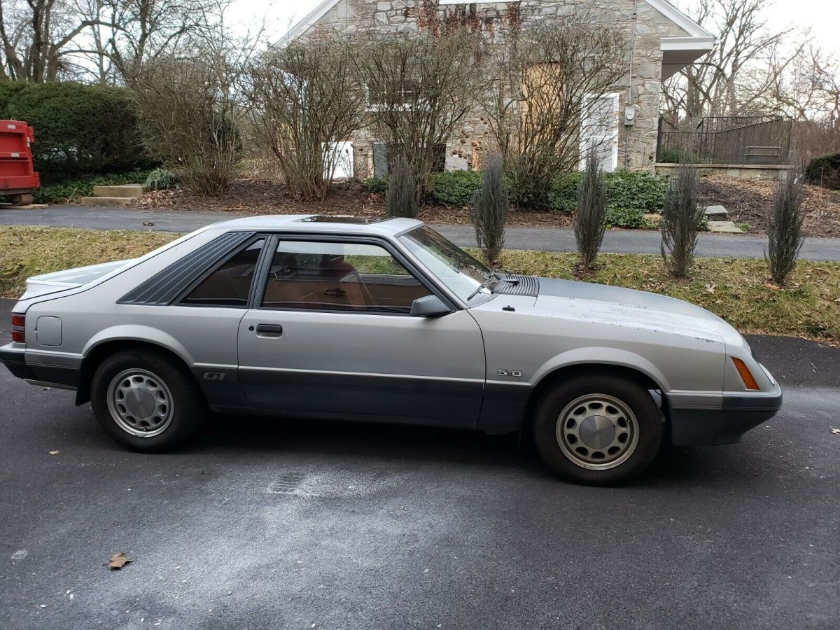 1986 Silver Ford Mustang Fastback