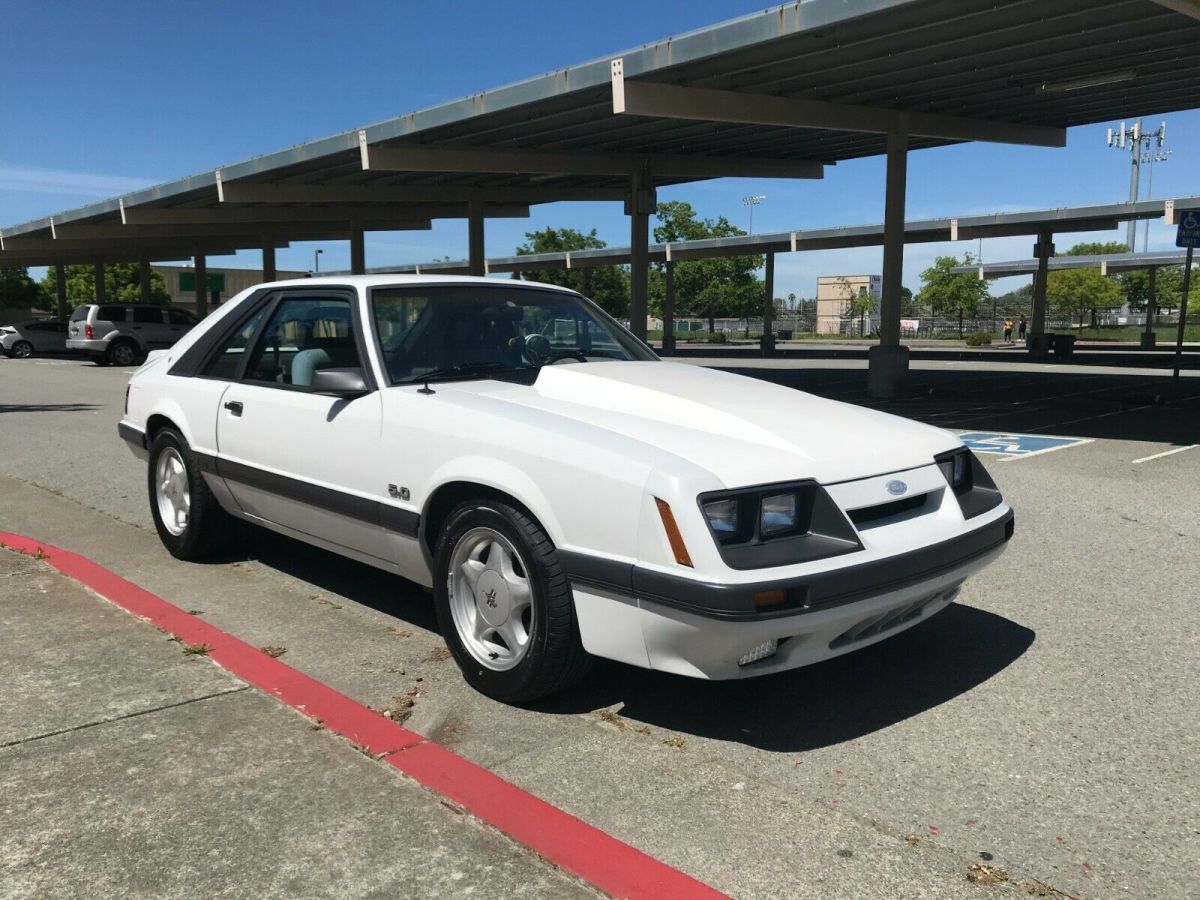 1986 White Ford Mustang Hatchback