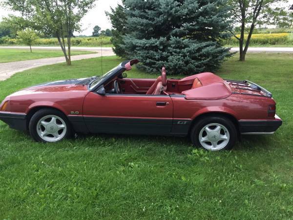 1986 White Ford Mustang Convertible