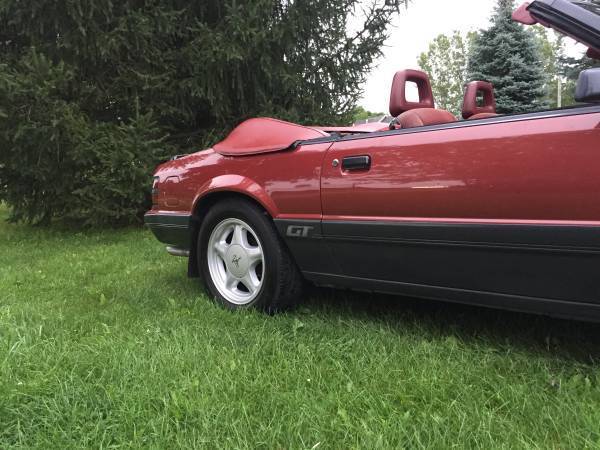 1986 White Ford Mustang Convertible