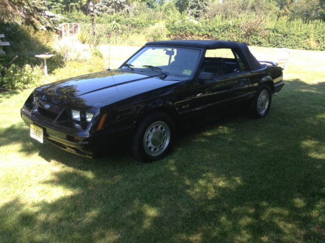 1986 BLACK Ford Mustang Convertible
