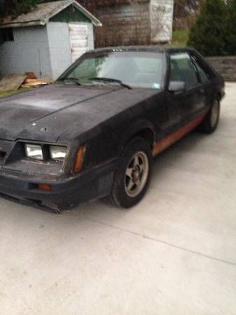 1905 Black Ford Mustang Hatchback