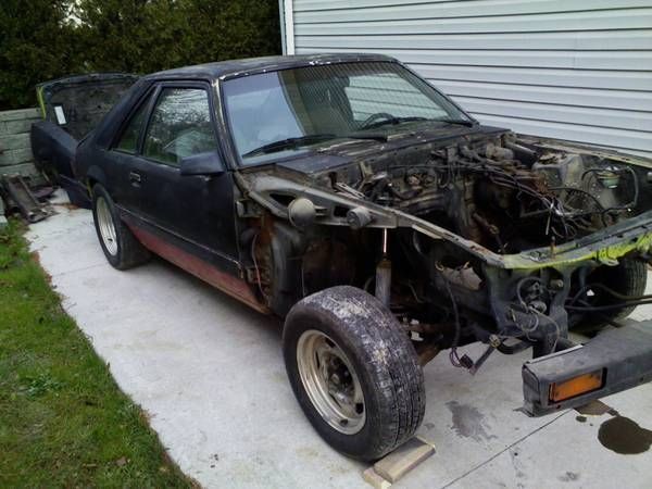 1905 Black Ford Mustang Hatchback