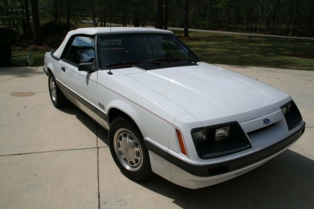 1986 White Ford Mustang Convertible
