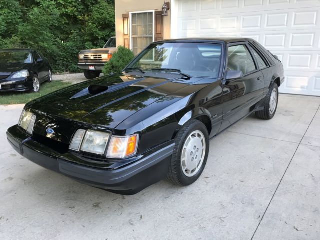 1986 Black Ford Mustang