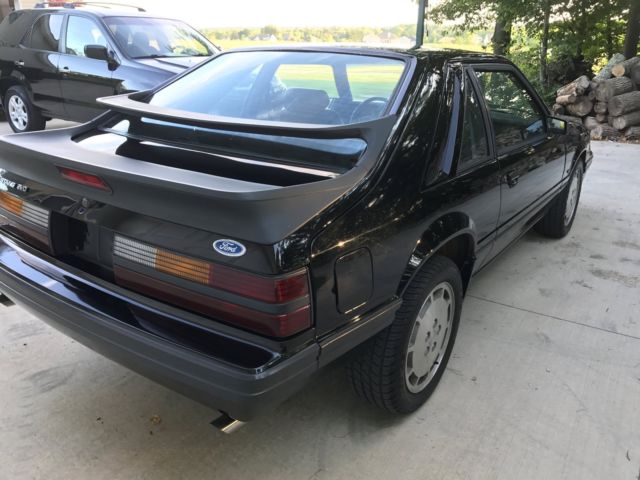 1986 Black Ford Mustang