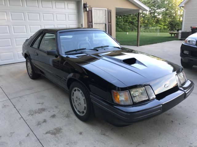 1986 Black Ford Mustang