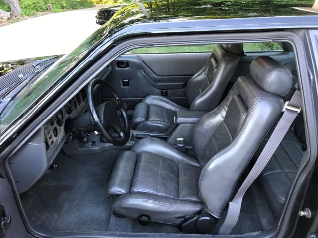 1986 Black Ford Mustang