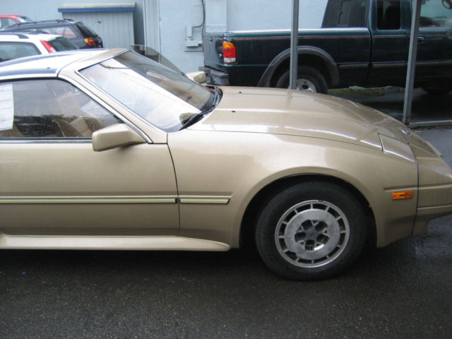 1986 Gold Nissan 300ZX Coupe