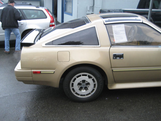 1986 Gold Nissan 300ZX Coupe