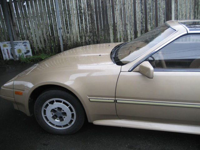 1986 Gold Nissan 300ZX Coupe