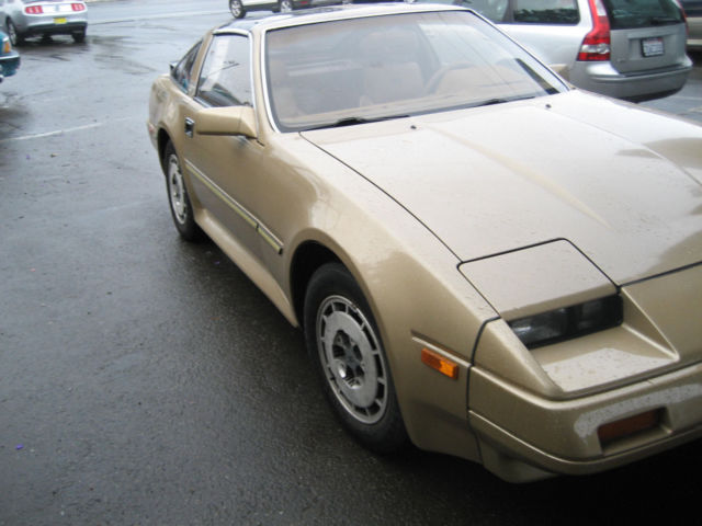 1986 Gold Nissan 300ZX Coupe