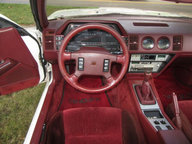 1986 White Nissan 300ZX Hatchback