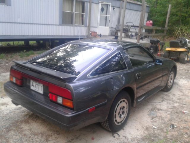 1986 Gray Nissan 300ZX Hatchback