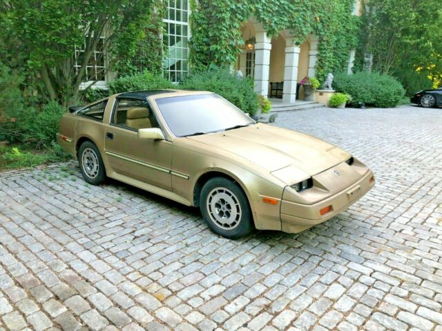 1986 Gold Nissan 300ZX Hatchback
